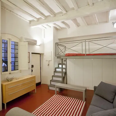 Loevly Studio In The Historical Center